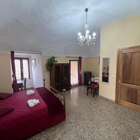 Hotel La Torre Della Piramide à Pitigliano Extérieur photo