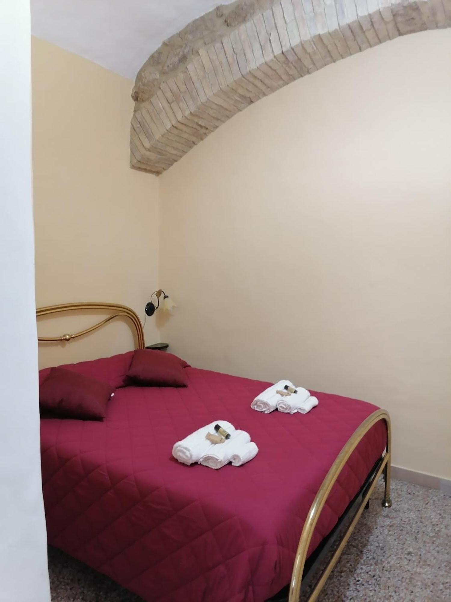 Hotel La Torre Della Piramide à Pitigliano Extérieur photo