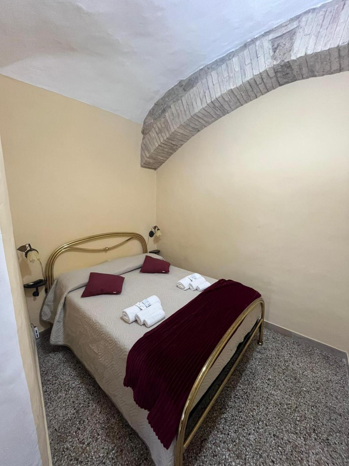 Hotel La Torre Della Piramide à Pitigliano Extérieur photo